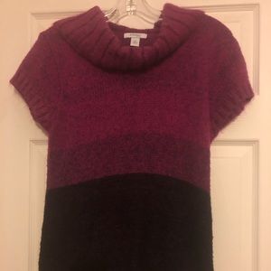 Short sleeve sweater